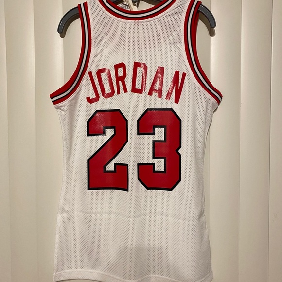 Jordan Bulls Jersey BRAND NEW - Picture 2 of 8
